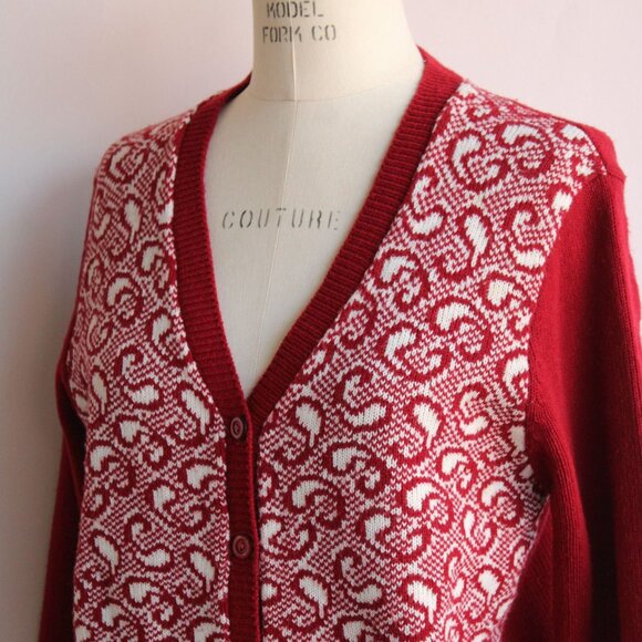 Vintage 1970s Cardigan Sweater, Volup Full Fashioned Red and White Paisley, Sz L - Picture 8 of 10